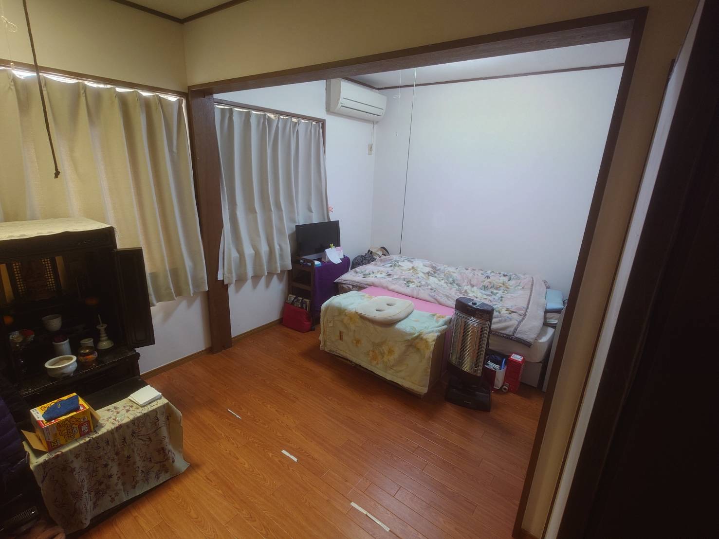 間仕切り工事中