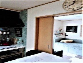 市川市 位置変更でキッチンを明るく 照明や窓を新設し内装も一新 船橋市 市川市のリフォームならコモドホーム