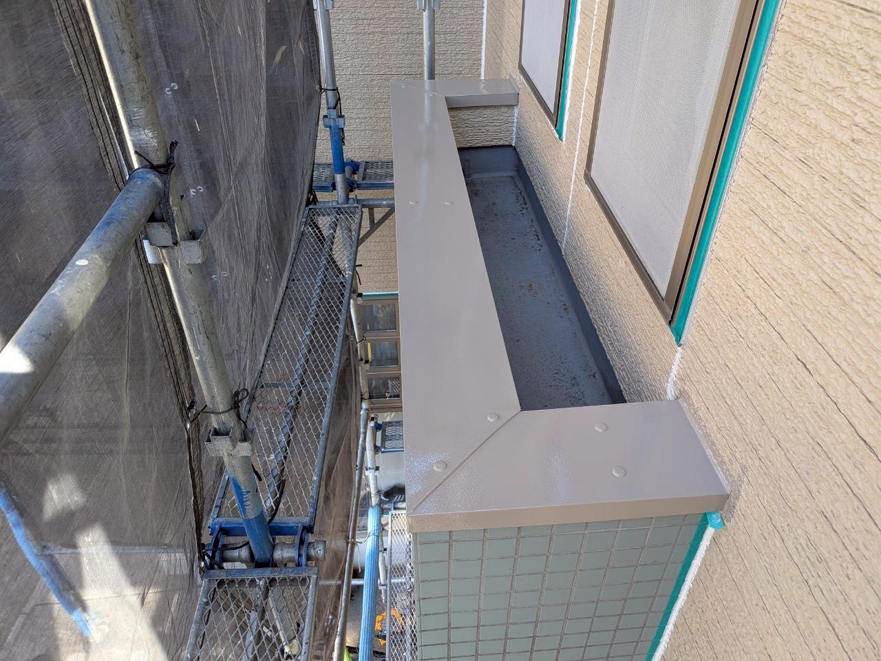 外壁屋根塗装　進行中（付帯部）