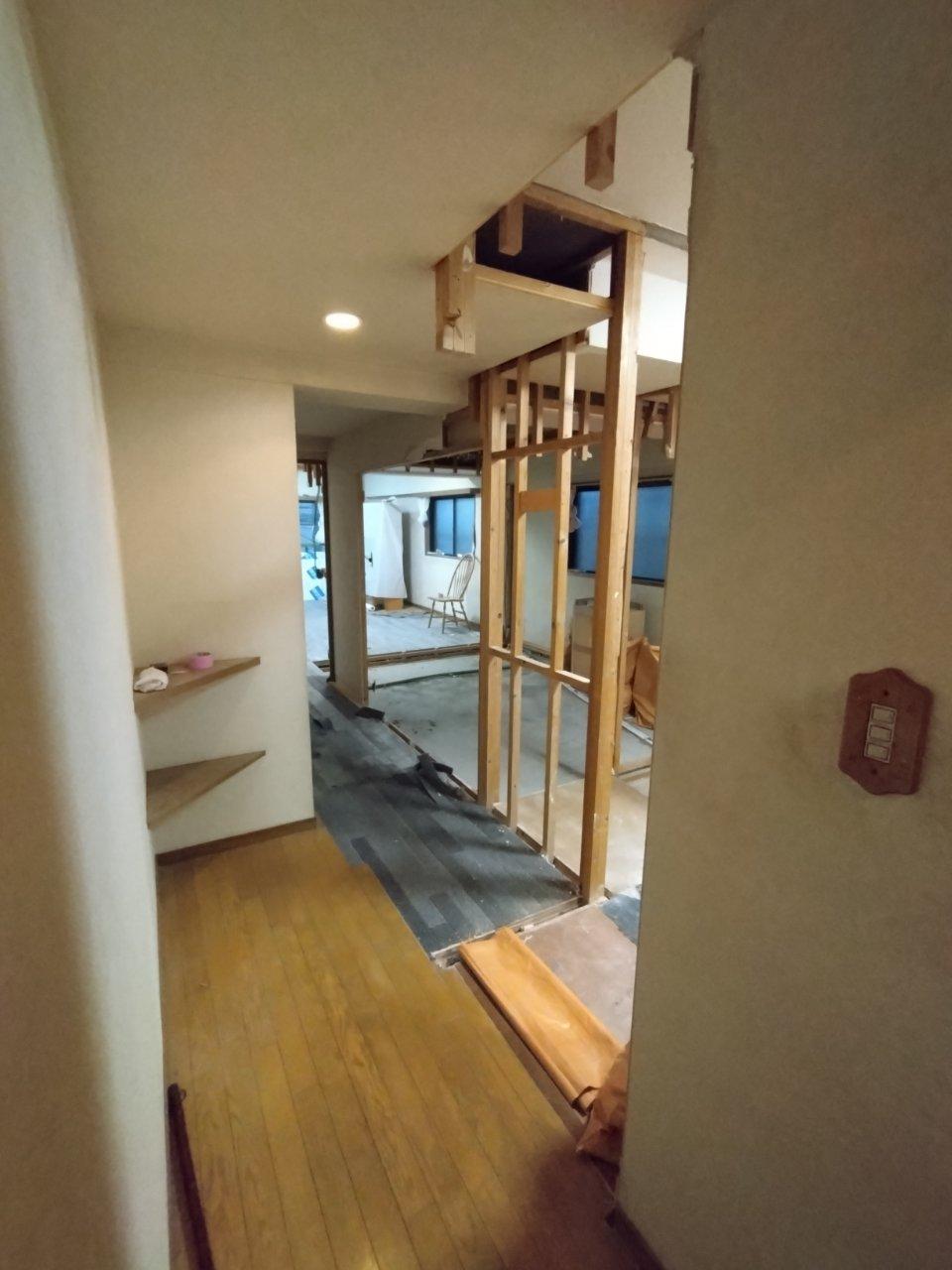 【船橋市】マンション間取りフルリノベーション：水廻り、洗面所一式解体