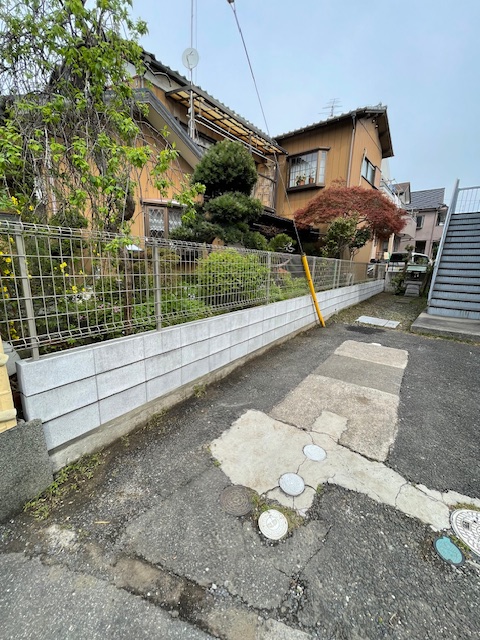 倒壊しそうなブロック塀を安全な境界仕切りフェンスに　市川市